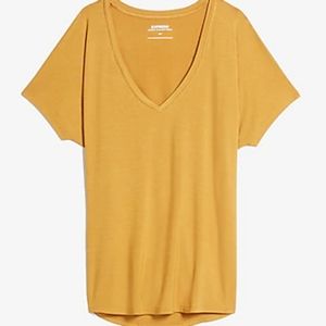 Short Sleeve V-Neck London Tee